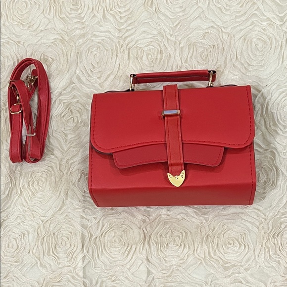 Crossbody Red Handbag with Gold Accent Party Bag - Picture 1 of 6